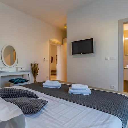 Patras - Pool Mit Hydromassage - Istriensonne 0673 וילה
