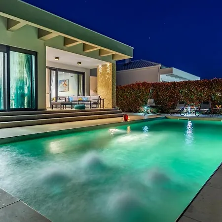 Patras - Pool Mit Hydromassage - Istriensonne 0673 Pula