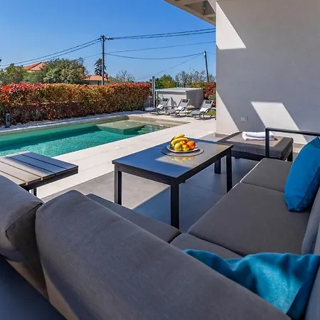 Patras - Pool Mit Hydromassage - Istriensonne 0673 * Pula