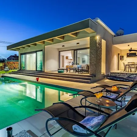 Вілла Patras - Pool Mit Hydromassage - Istriensonne 0673 *