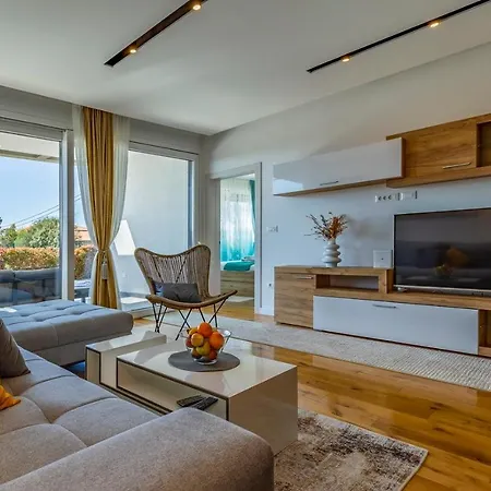 Patras - Pool Mit Hydromassage - Istriensonne 0673 Villa Pula