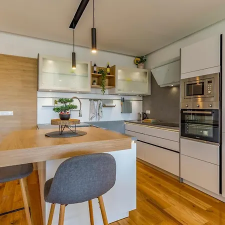 Patras - Pool Mit Hydromassage - Istriensonne 0673