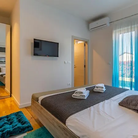 Patras - Pool Mit Hydromassage - Istriensonne 0673 Pula