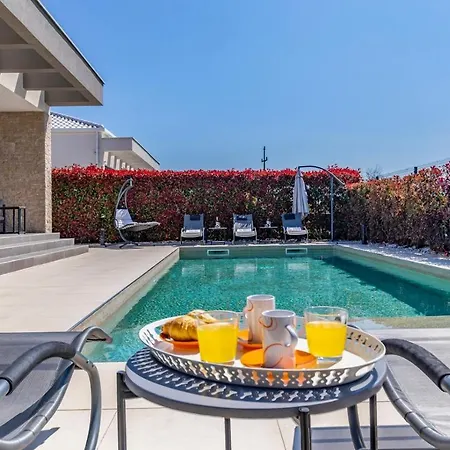 Patras - Pool Mit Hydromassage - Istriensonne 0673 Villa