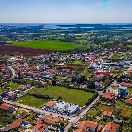 Patras - Pool Mit Hydromassage - Istriensonne 0673 Villa Pula
