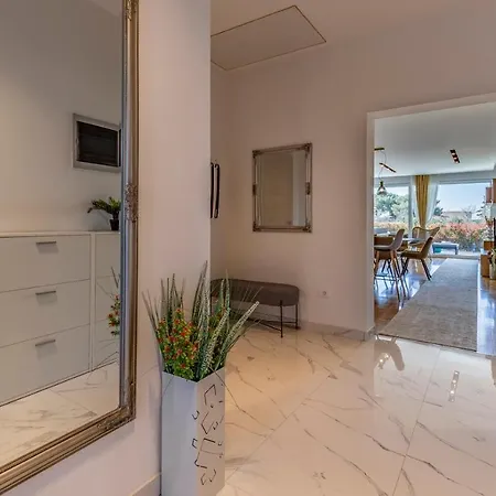 Patras - Pool Mit Hydromassage - Istriensonne 0673 * Pula