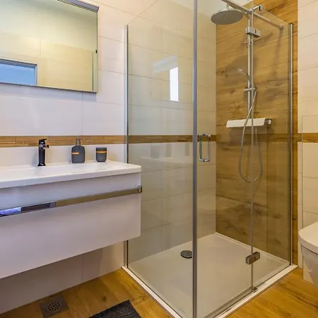 Villa Patras - Pool Mit Hydromassage - Istriensonne 0673 *