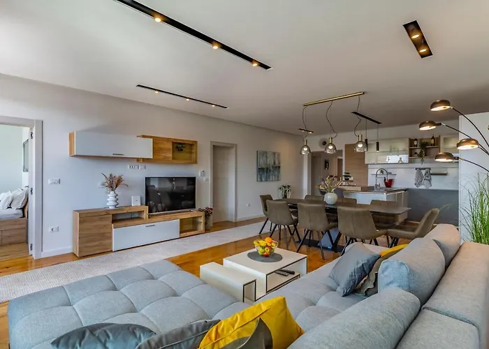 Patras - Pool Mit Hydromassage - Istriensonne 0673