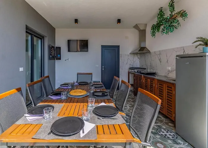 Вілла Patras - Pool Mit Hydromassage - Istriensonne 0673 *