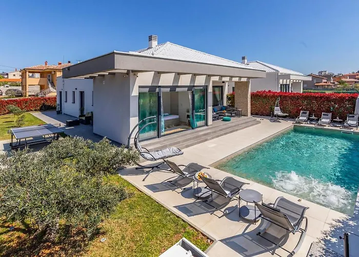 Patras - Pool Mit Hydromassage - Istriensonne 0673 * Пула