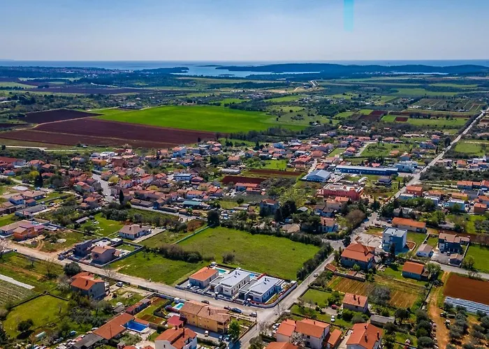 Patras - Pool Mit Hydromassage - Istriensonne 0673 Вілла Пула