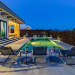 فيلة Patras - Pool Mit Hydromassage - Istriensonne 0673 *